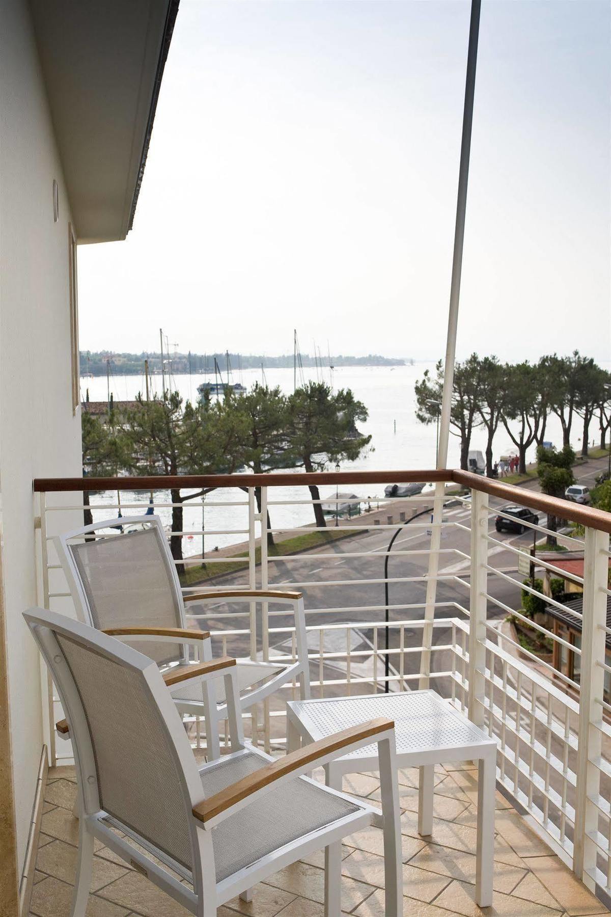 Hotel Acquadolce Peschiera del Garda Exterior photo