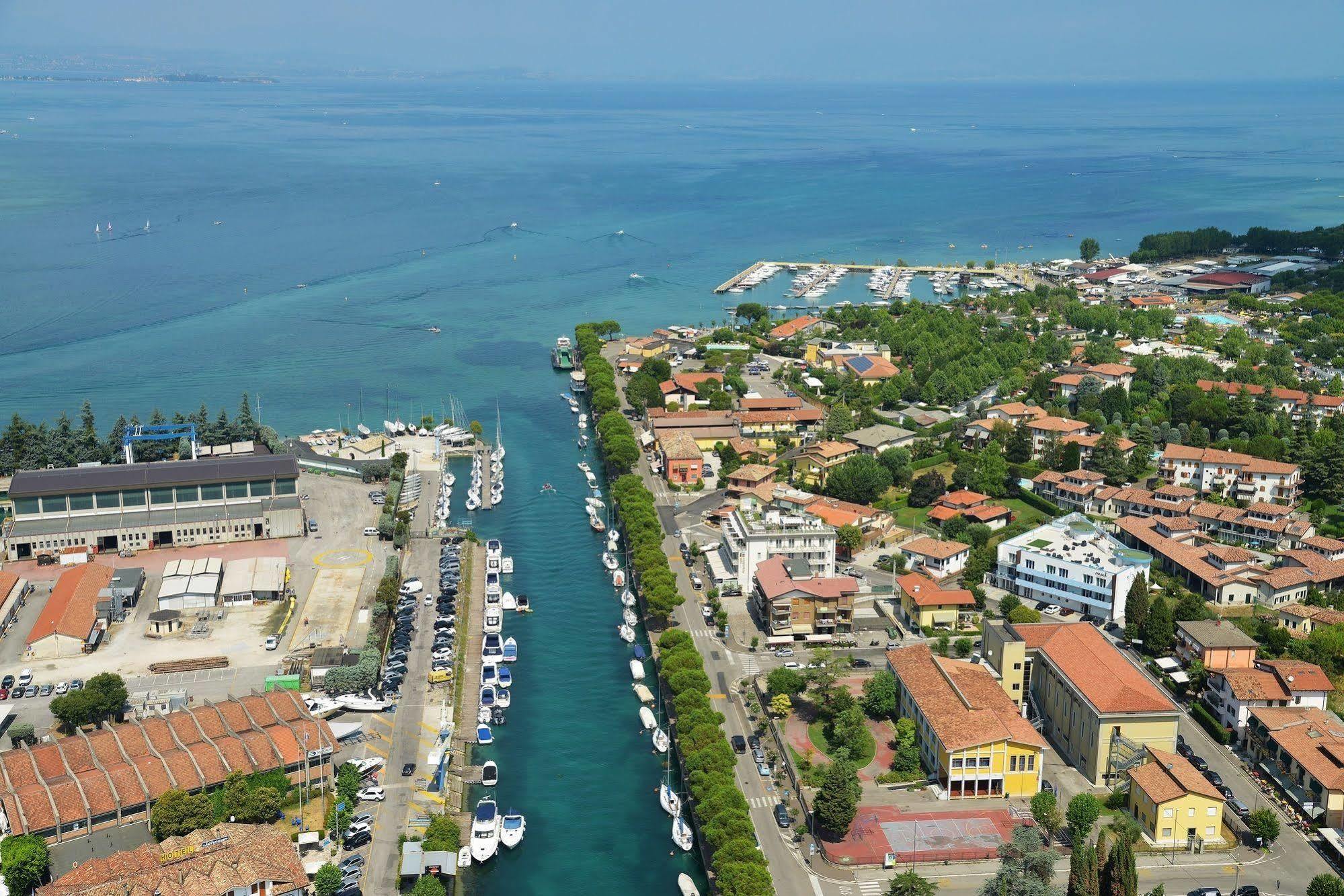 Hotel Acquadolce Peschiera del Garda Exterior photo