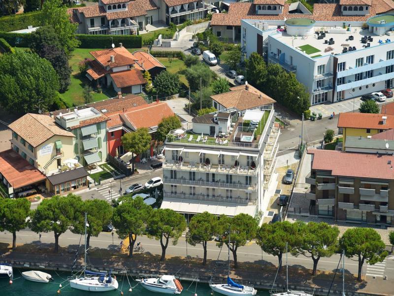 Hotel Acquadolce Peschiera del Garda Exterior photo